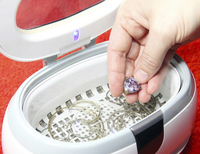 1. Why you need an ultrasonic jewelry cleaner