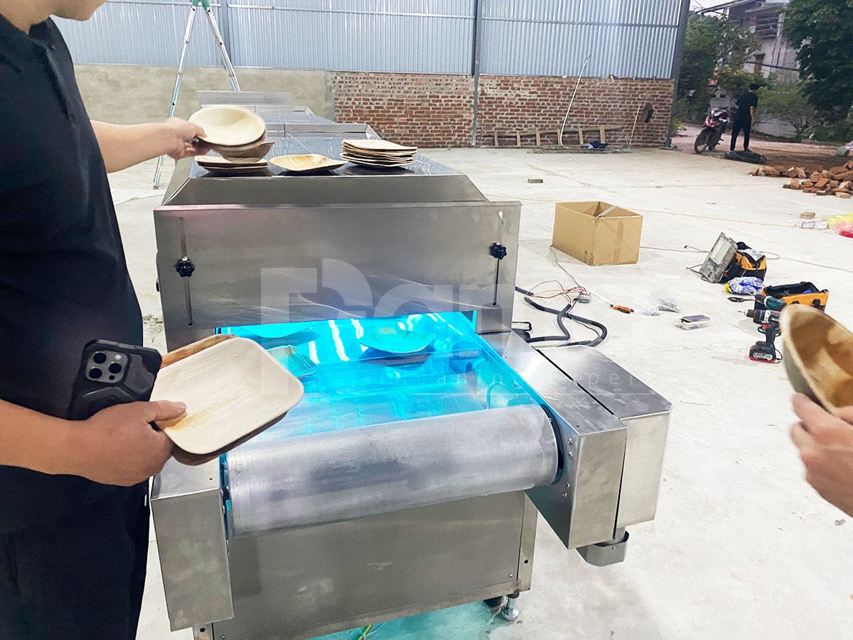 Hệ băng chuyền khử trùng UV RAMA UV-6M 27 anh thuc te uv bang chuyen 6m 5