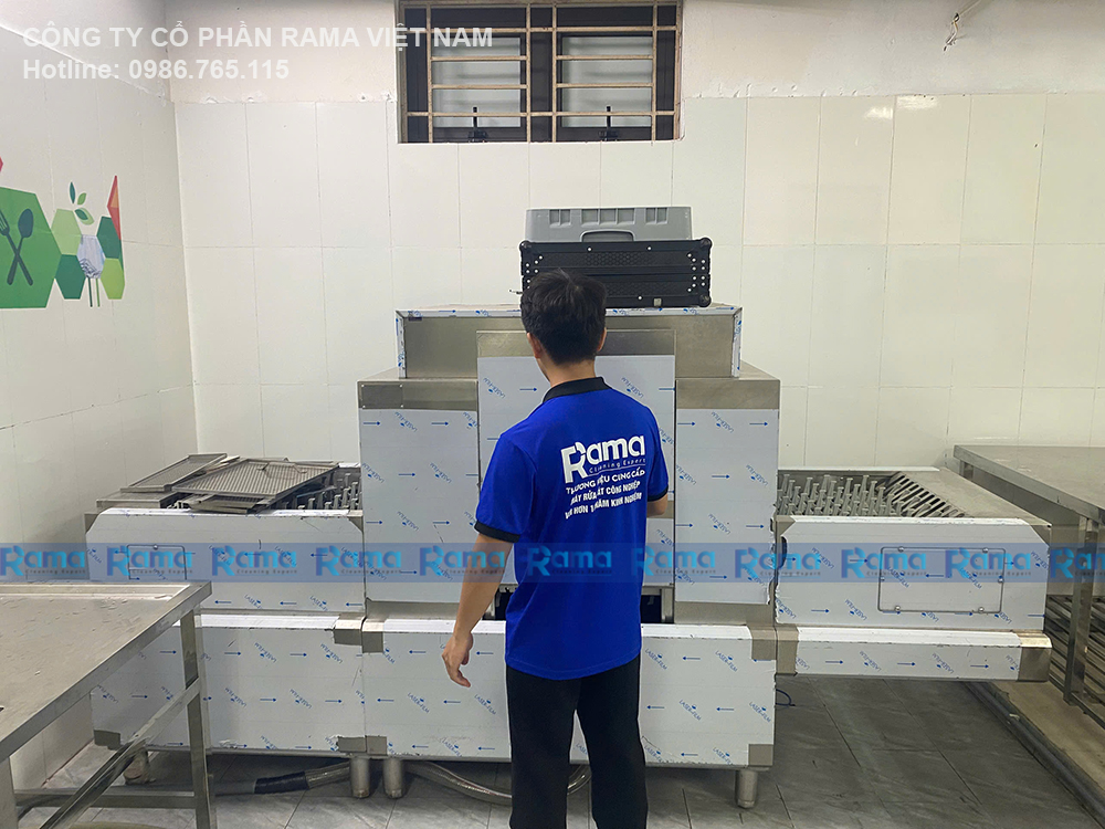 Chuẩn Hóa Quy Trình Vệ Sinh Học Đường Với Máy Rửa Bát Băng Chuyền Công Suất Lớn Rama RC47000 Tại Trường Mầm Non Hoa Lâm (Đông Anh, Hà Nội) 9 Rửa bát băng chuyền