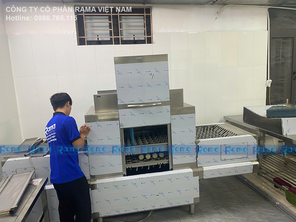 Chuẩn Hóa Quy Trình Vệ Sinh Học Đường Với Máy Rửa Bát Băng Chuyền Công Suất Lớn Rama RC47000 Tại Trường Mầm Non Hoa Lâm (Đông Anh, Hà Nội) 7 Rửa bát băng chuyền