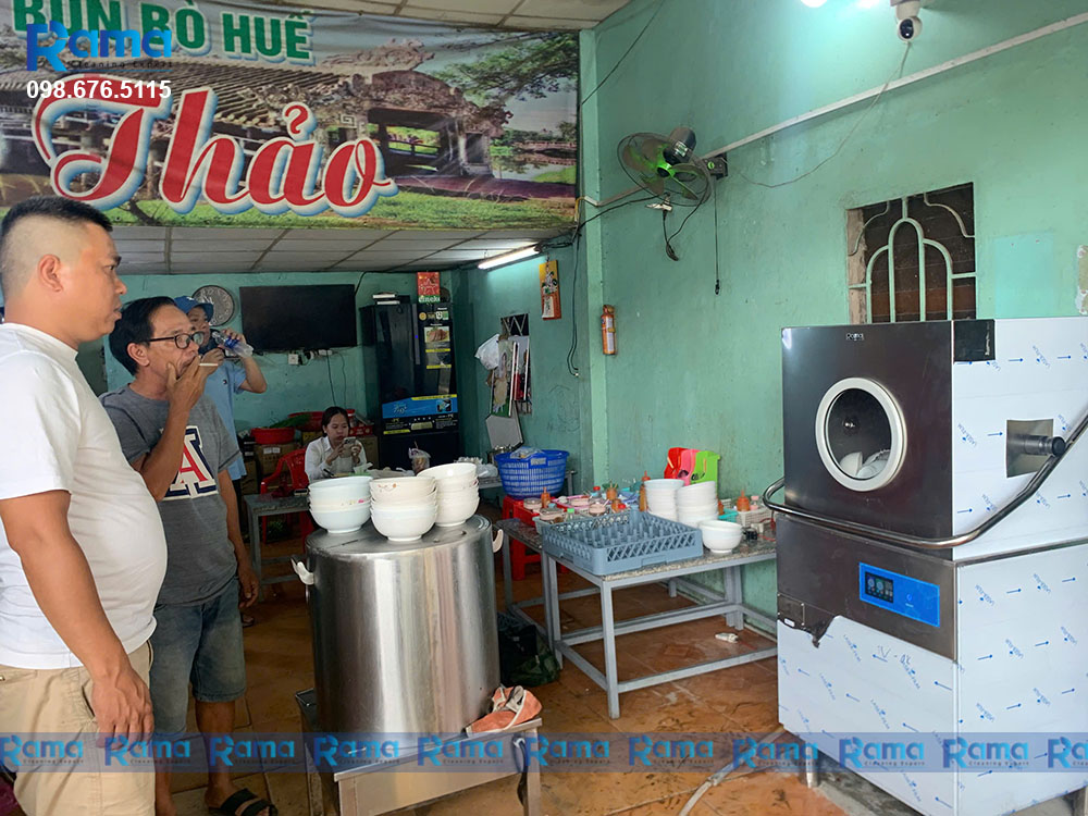 Máy rửa bát công nghiệp