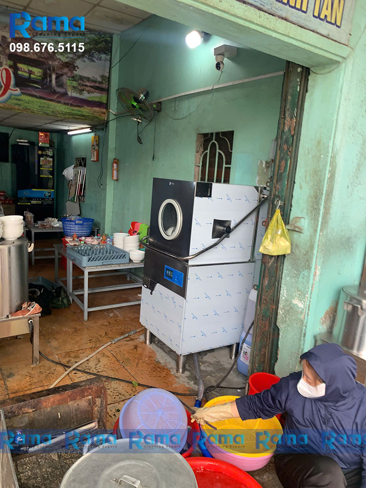 Máy rửa bát công nghiệp