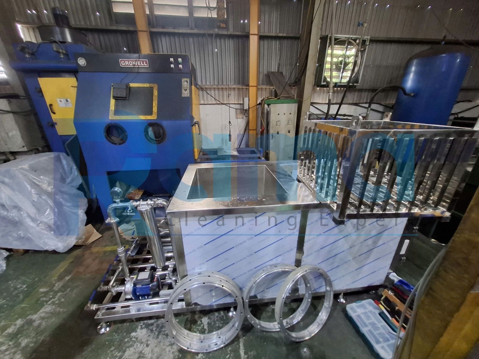 Giải pháp bể rửa siêu âm công nghiệp thiết kế theo yêu cầu cho dây chuyền cơ khí chính xác