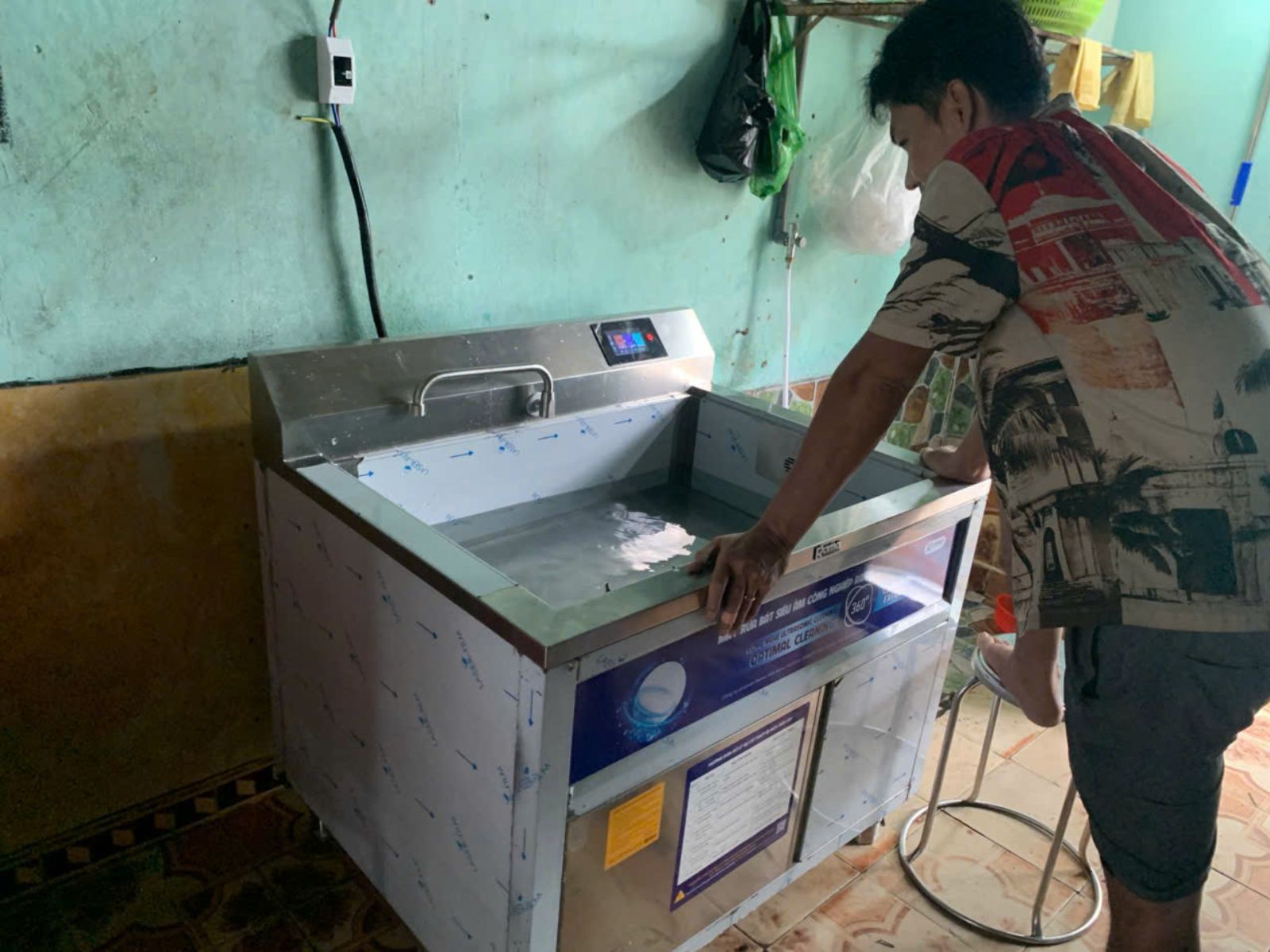 Giải pháp máy rửa chén siêu âm giúp quán ăn nâng cao hiệu quả vệ sinh và tối ưu quy trình vận hành