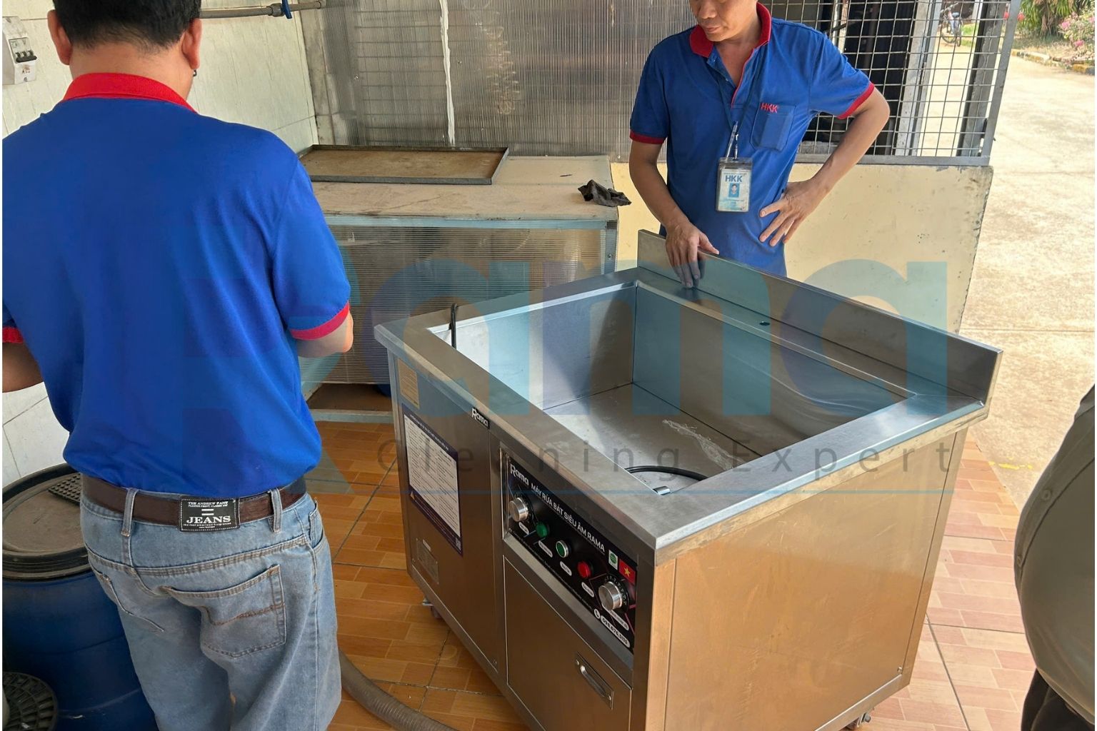 Bàn giao máy rửa bát siêu âm RAMA RB1000 cho doanh nghiệp tại TP.HCM 11 Những yếu tố ảnh hưởng đến hiệu quả làm sạch