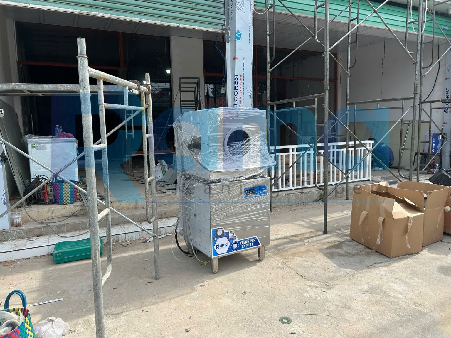 Quy trình sử dụng máy rửa chén bát cho quán phở